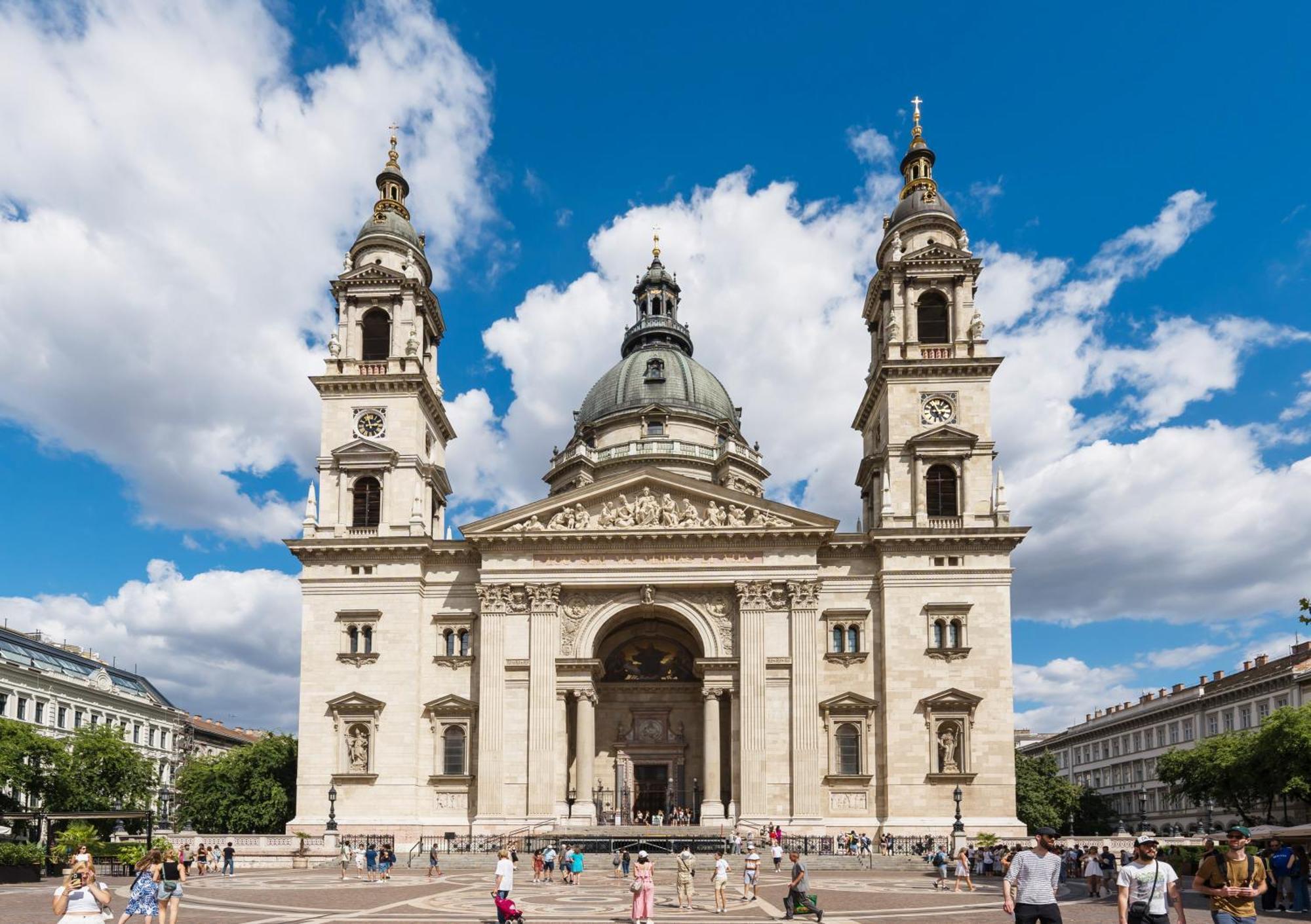Bourgeois Elegance In The Heart Of Budapest Exterior photo